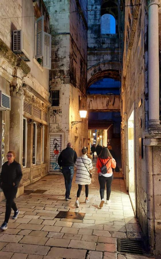 Apartment Amber S Podzemnom Garazom Split Eksteriør bilde